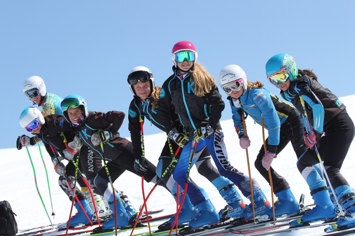 Kandahar Group shot waiting to ski the course